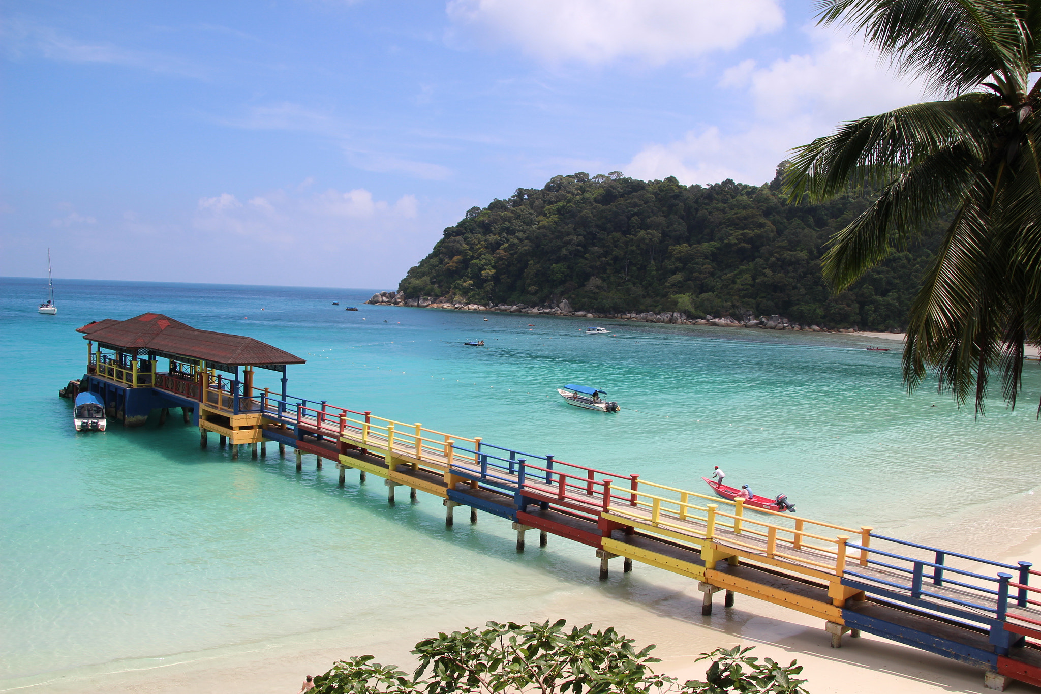 Canon EOS 100D (EOS Rebel SL1 / EOS Kiss X7) + Canon TS-E 90mm F2.8 Tilt-Shift sample photo. Perhentian island photography