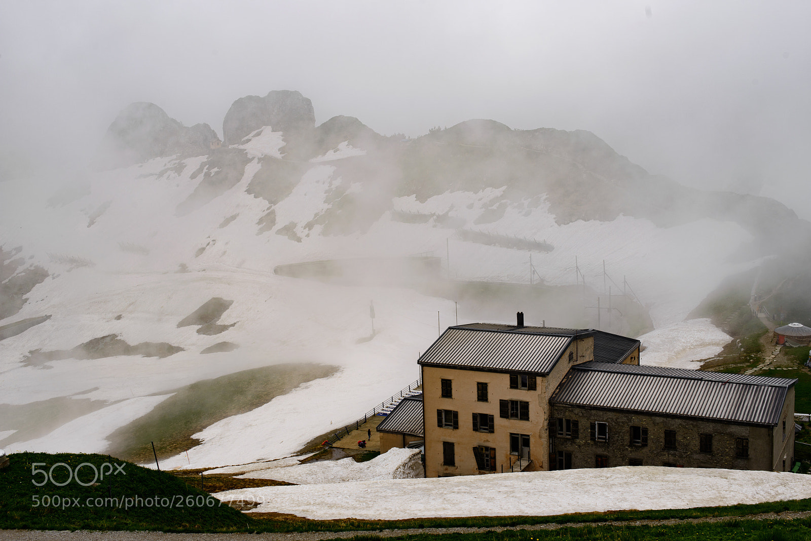 Nikon D800 sample photo. Cloudy chalet photography