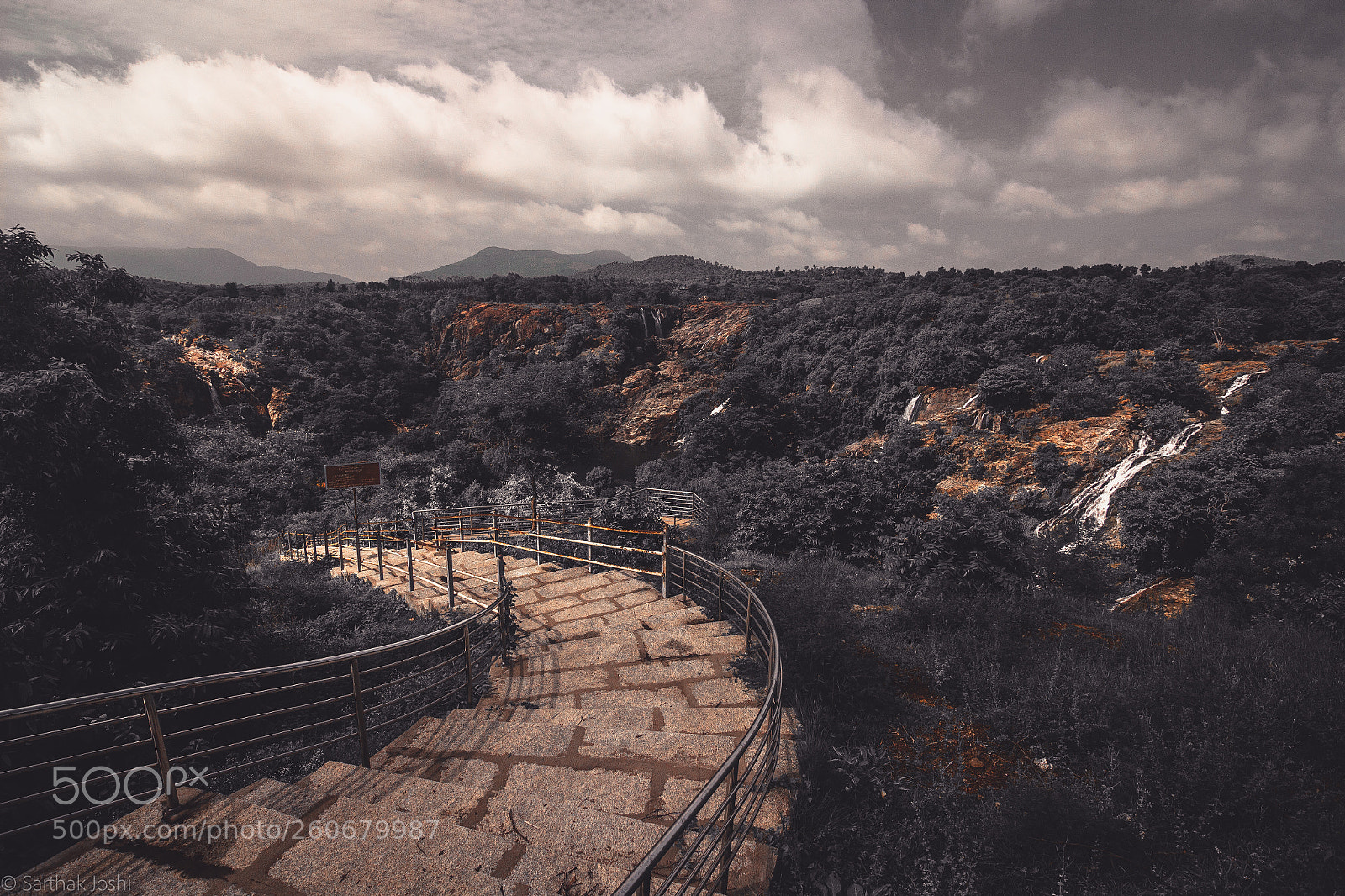 Canon EOS 700D (EOS Rebel T5i / EOS Kiss X7i) sample photo. Path to nowhere photography