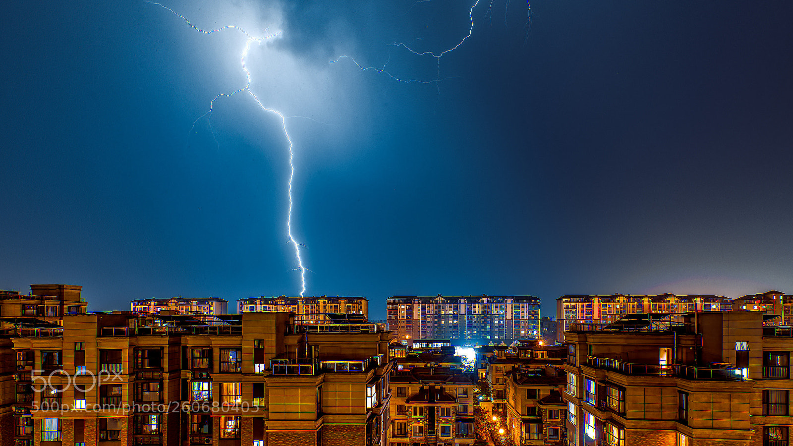 Canon EOS 5D Mark IV sample photo. Lightning over apartment | beijing photography