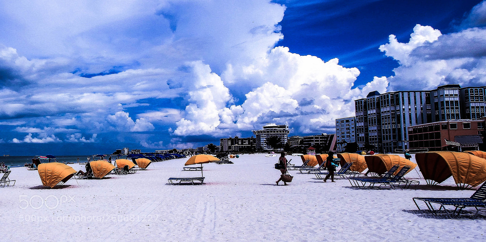 Canon EOS 600D (Rebel EOS T3i / EOS Kiss X5) sample photo. St. pete beach cloudscape photography