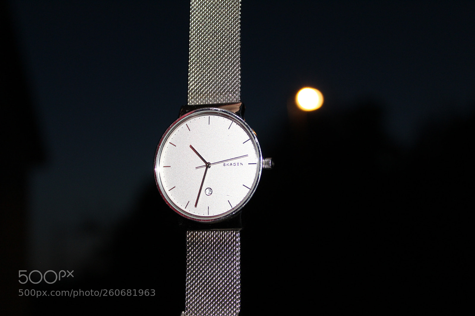 Canon EOS 1300D (EOS Rebel T6 / EOS Kiss X80) sample photo. Watch skagen photography