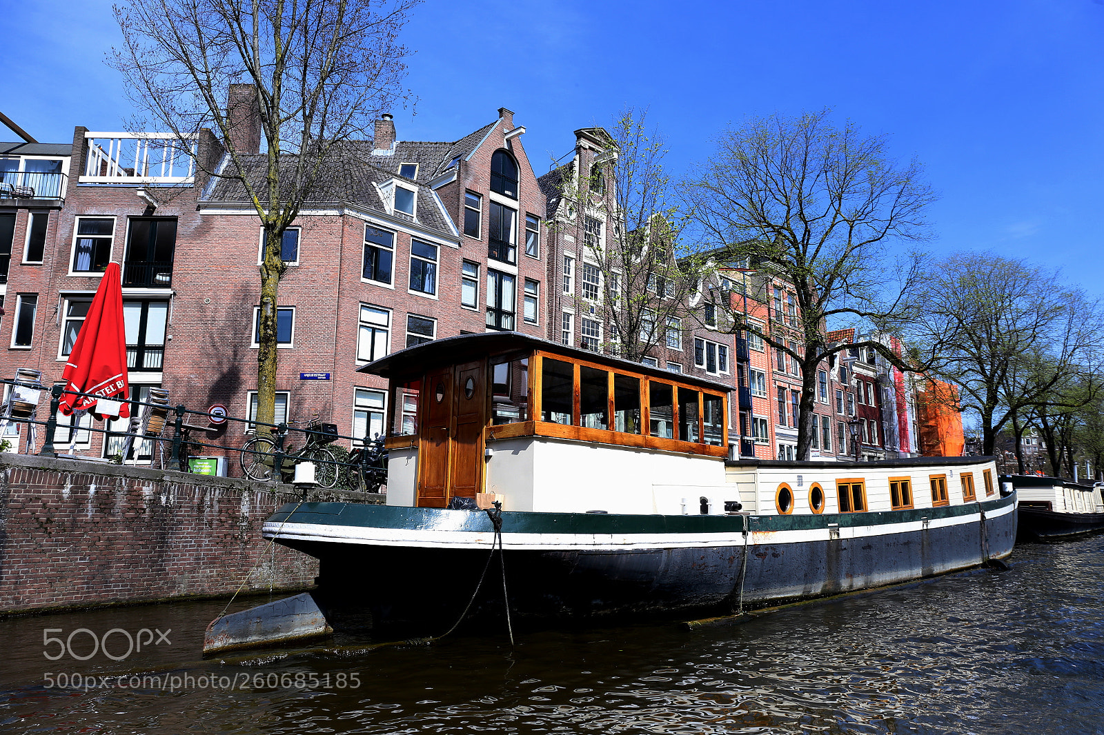 Canon EF 24-70mm F4L IS USM sample photo. Houseboat in amsterdam photography