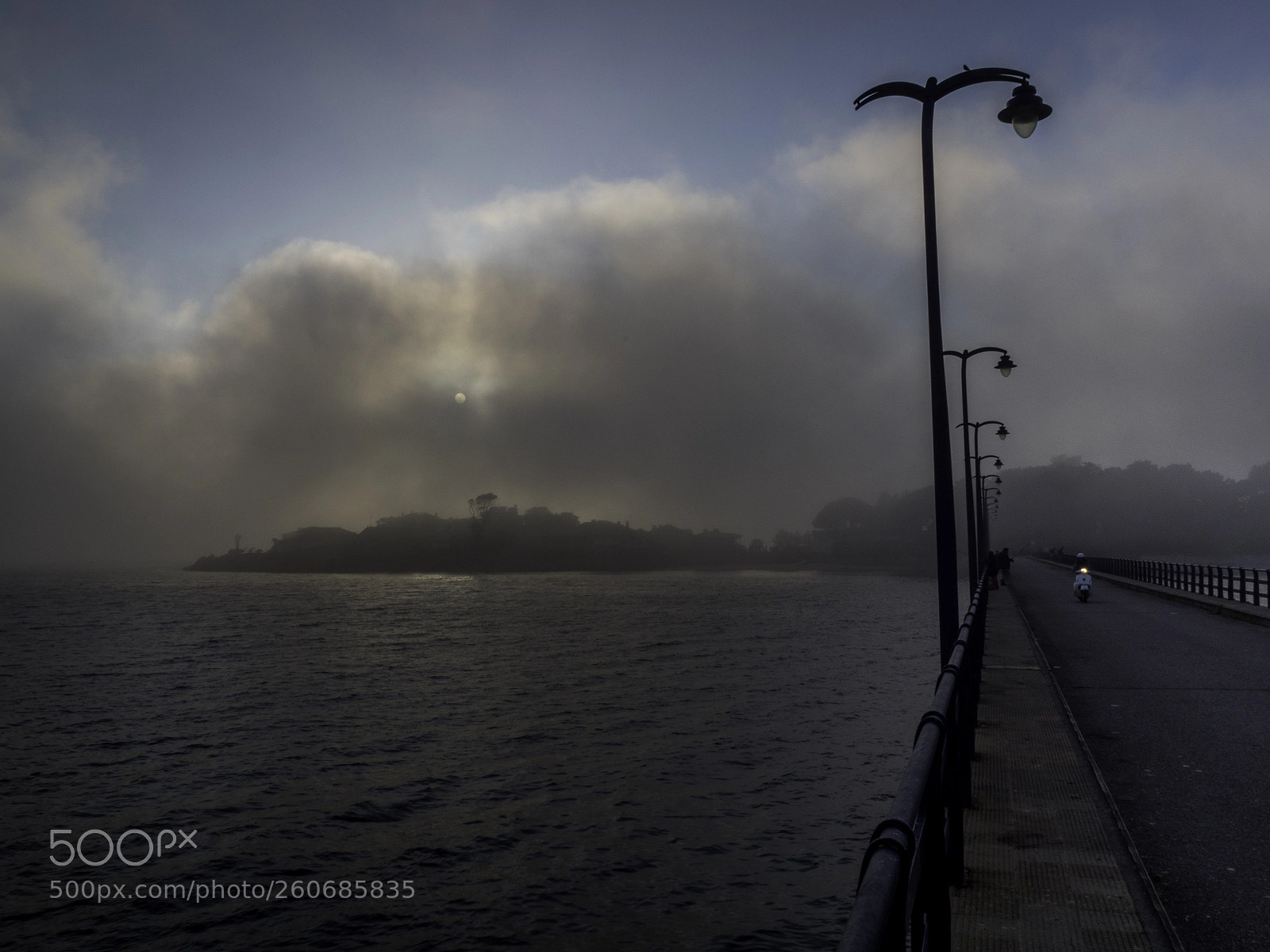 Olympus OM-D E-M1 Mark II sample photo. Lights in the mist photography
