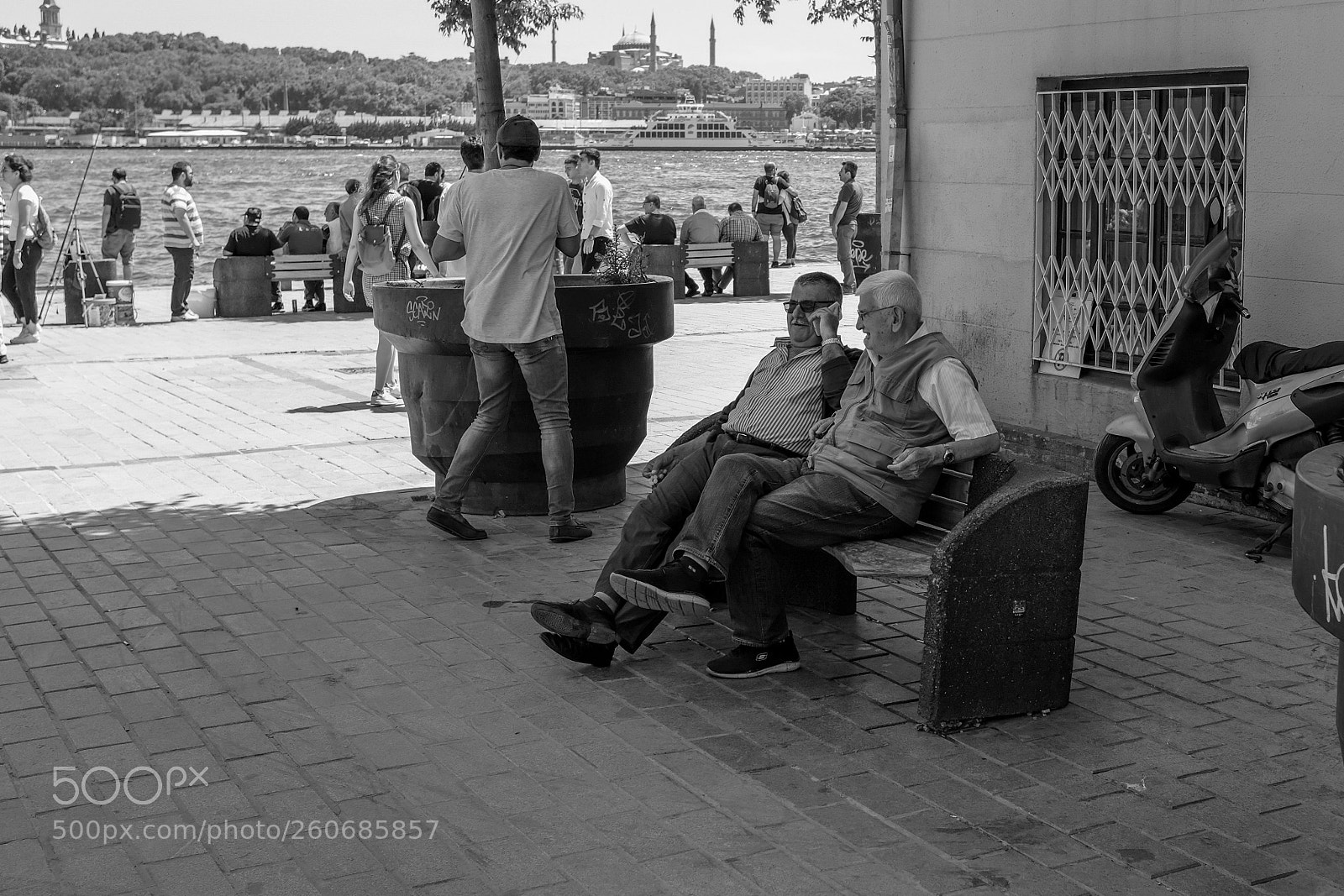 Fujifilm X100F sample photo. İstanbul streets photography