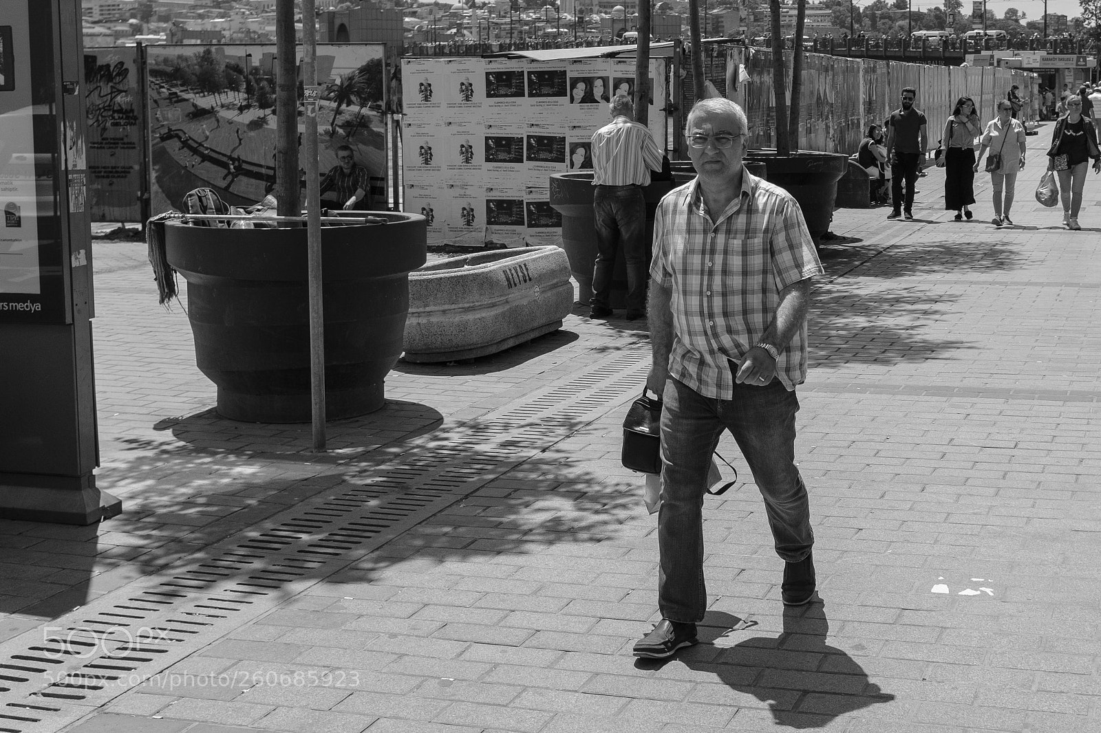 Fujifilm X100F sample photo. İstanbul streets photography