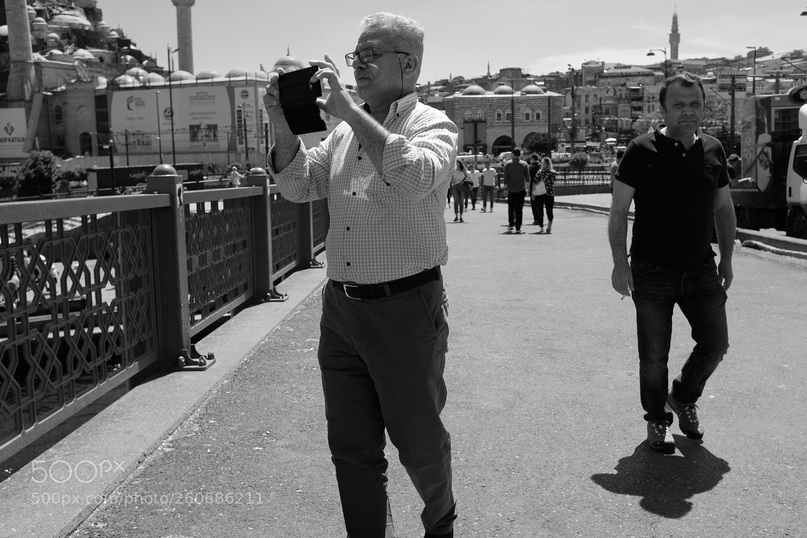Fujifilm X100F sample photo. İstanbul streets photography