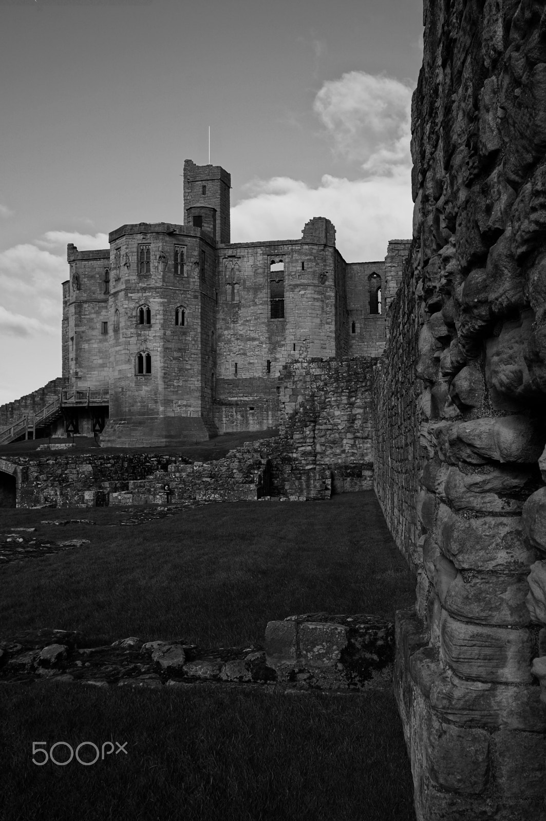 Sony Alpha NEX-5R sample photo. Castle wall photography