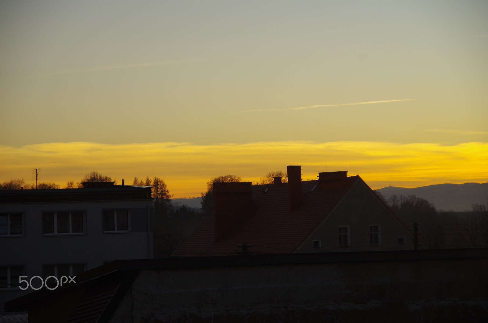 Pentax K-50 + Sigma 17-70mm F2.8-4.5 DC Macro sample photo. Yellow sunset photography