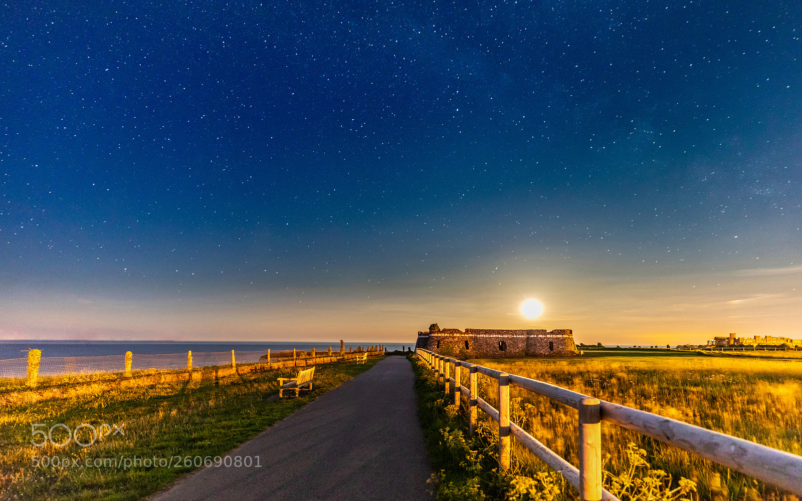 Canon EOS 5D Mark IV sample photo. Moonrise over fort kings photography