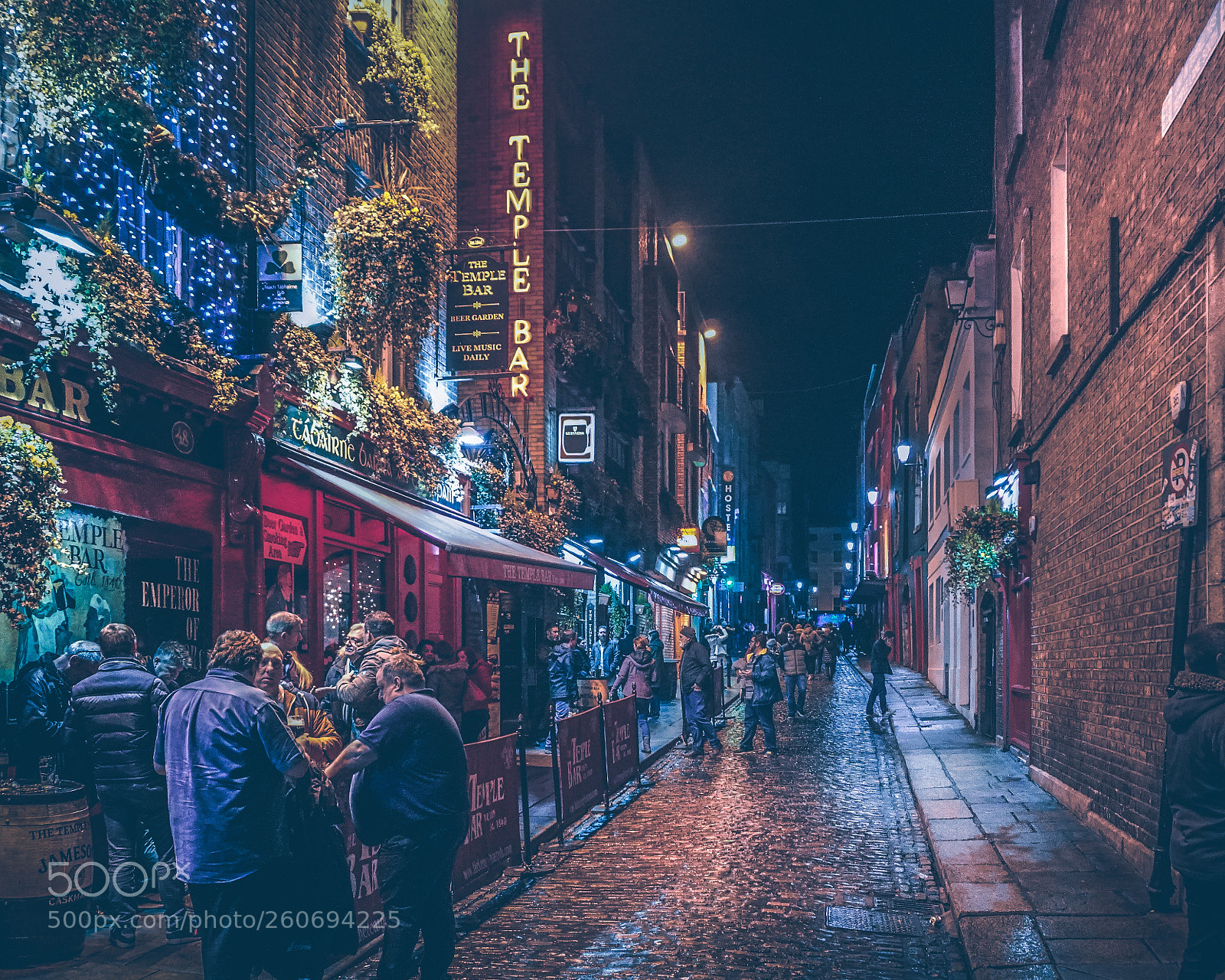 Sony a6300 sample photo. Dublin streete at night photography