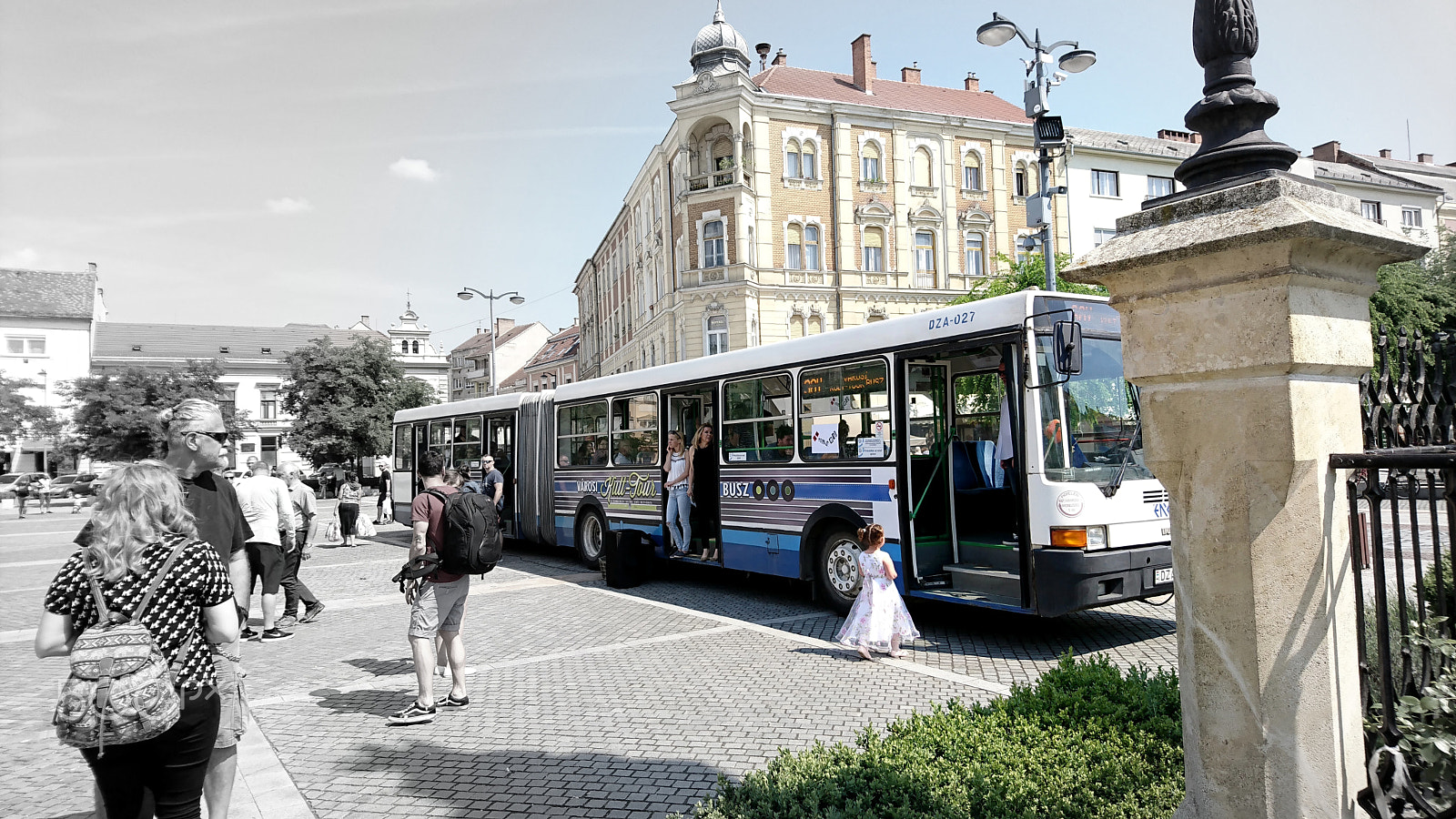 Sony Xperia XZ sample photo. Exhibition on a bus photography