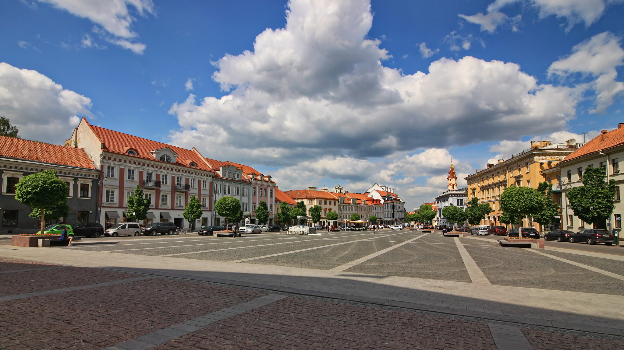 Canon EOS-1Ds Mark III + Tokina AT-X 11-20 F2.8 PRO DX Aspherical 11-20mm f/2.8 + 1.4x sample photo. Vilnius. town hall square photography