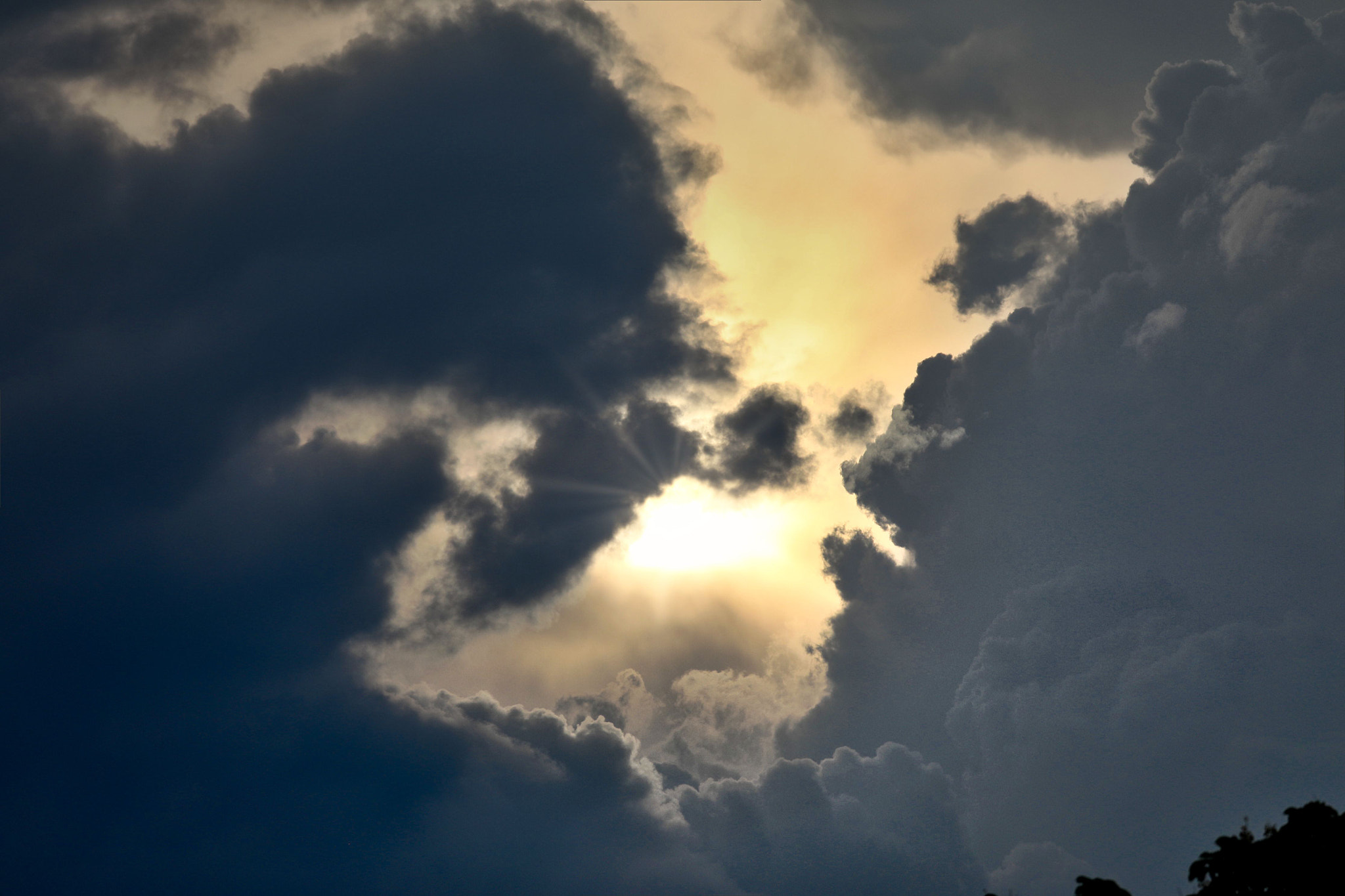 Canon EF 70-200mm F4L IS USM sample photo. A storm is coming, photography