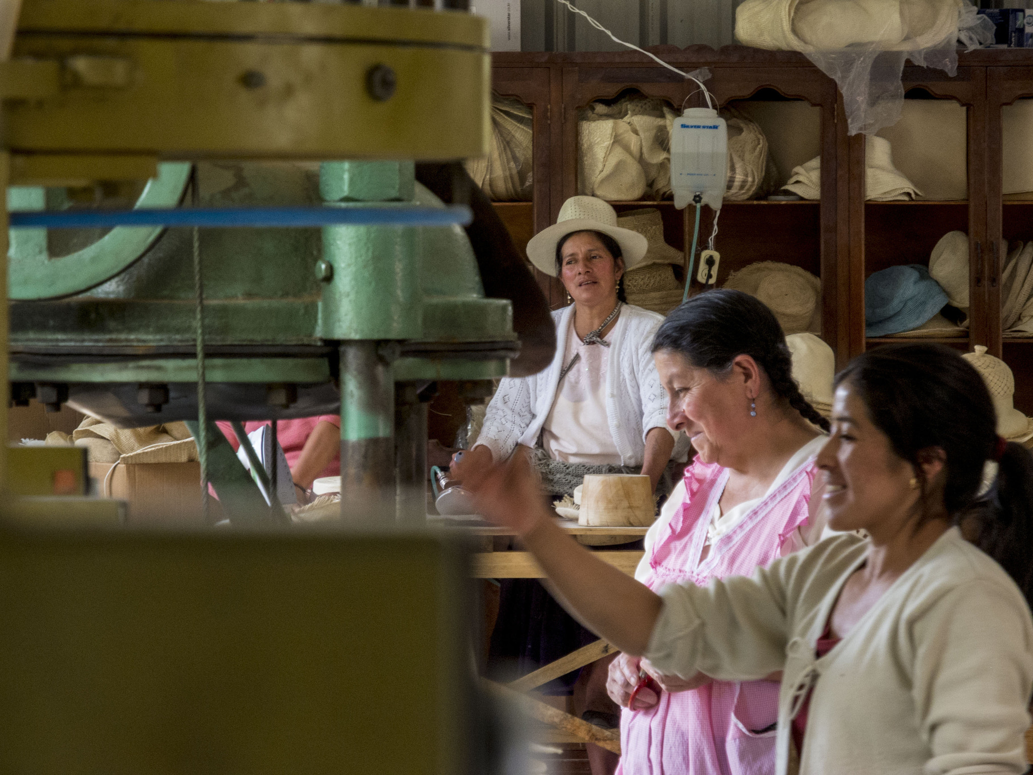 Nikon Coolpix P7100 sample photo. Panama hat factory - cuenca, ecuador. photography