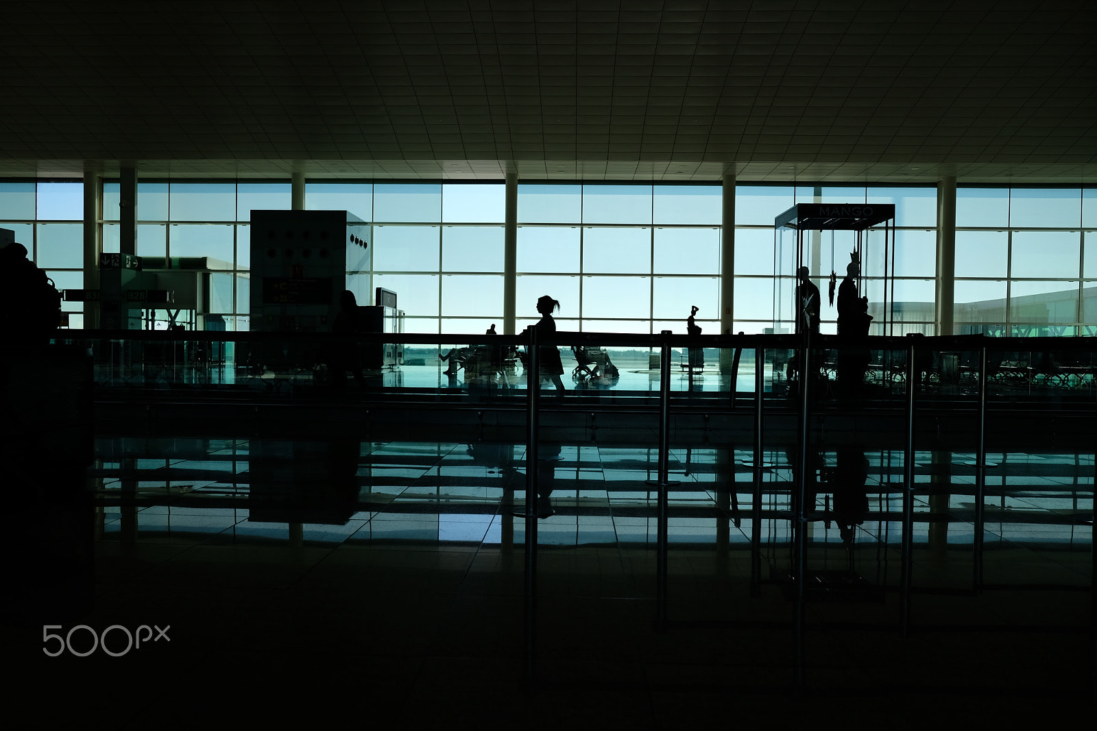 Fujifilm X-E3 sample photo. Aeropuerto. barcelona photography