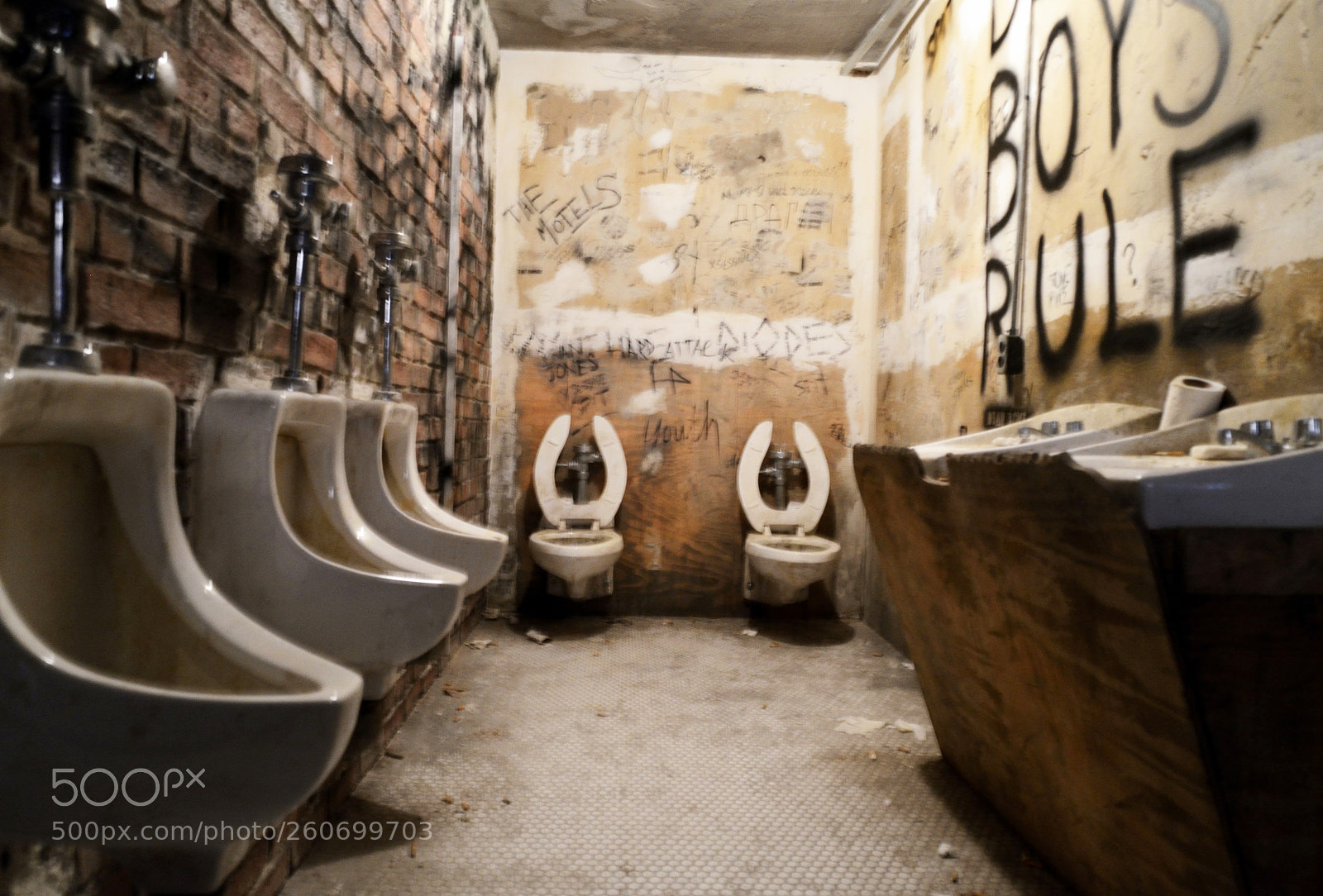 Nikon D600 sample photo. Cbgb bathroom photography