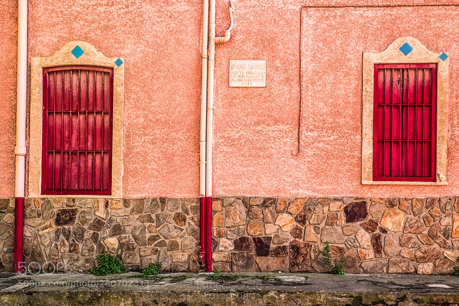Fujifilm X-T1 sample photo. Red couple photography