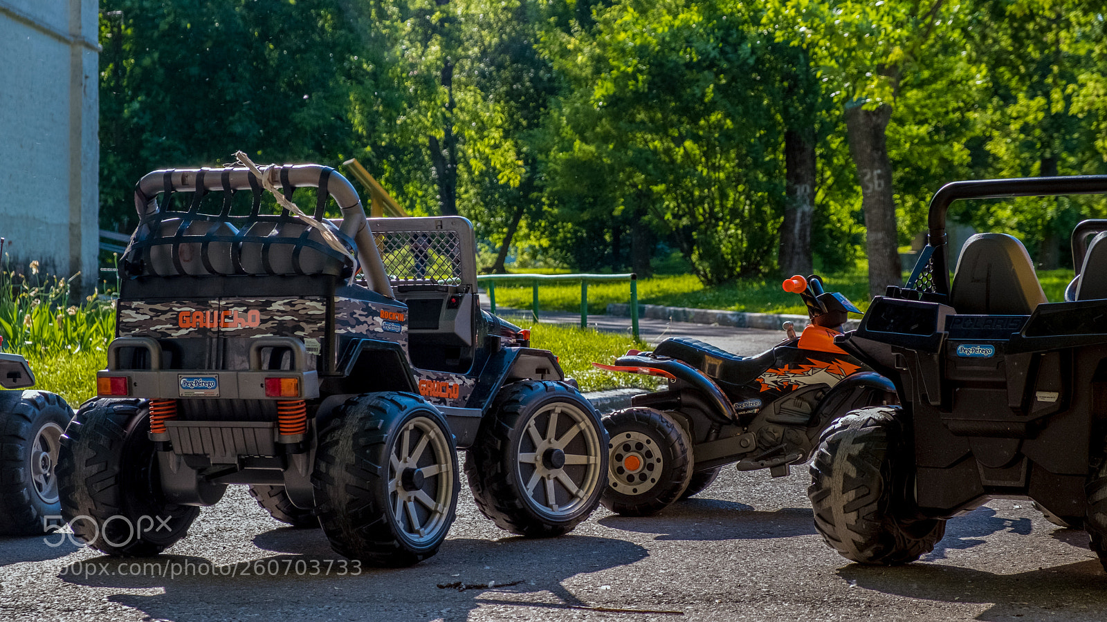 Fujifilm X-T20 sample photo. Parking in the park photography