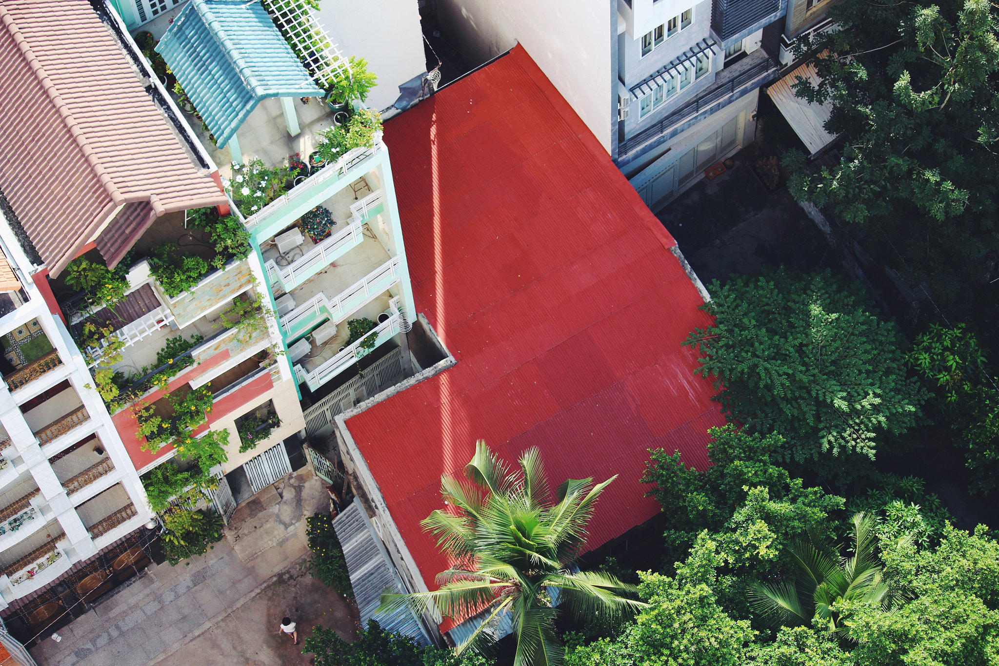 Canon EOS 100D (EOS Rebel SL1 / EOS Kiss X7) sample photo. Waking up in hcmc photography