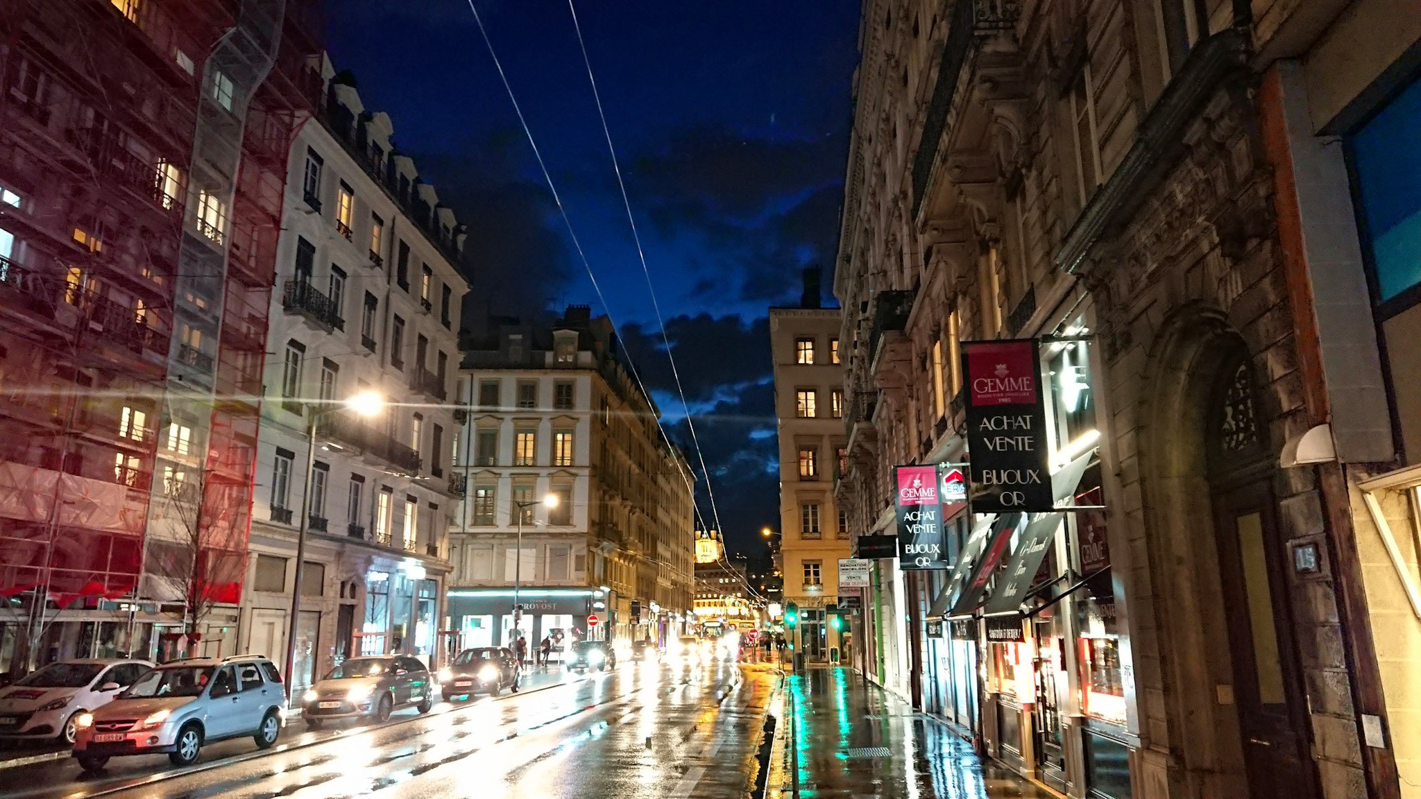 Sony Xperia XZ Premium sample photo. Night rain for runner photography