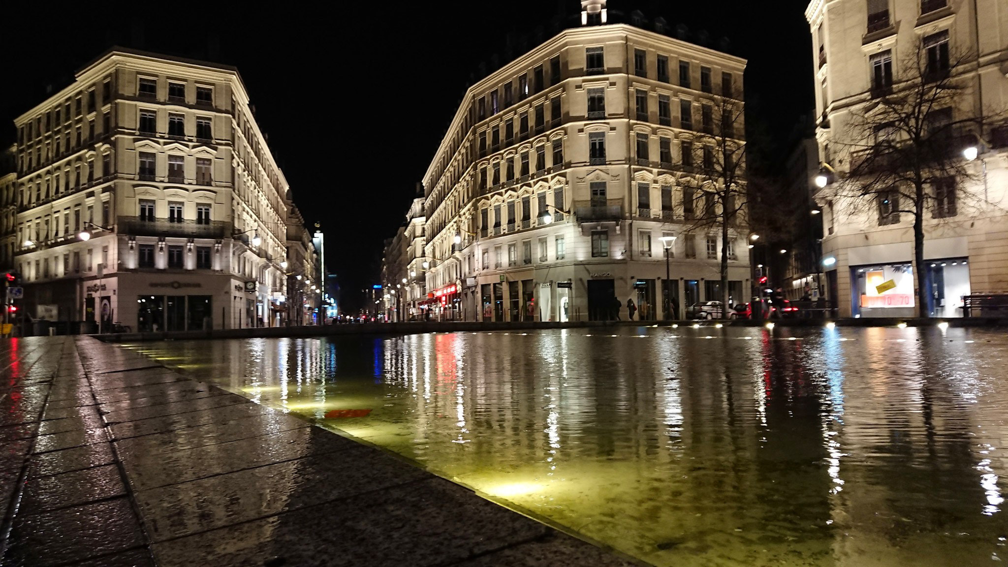 Sony Xperia XZ Premium sample photo. Midnight mirror photography