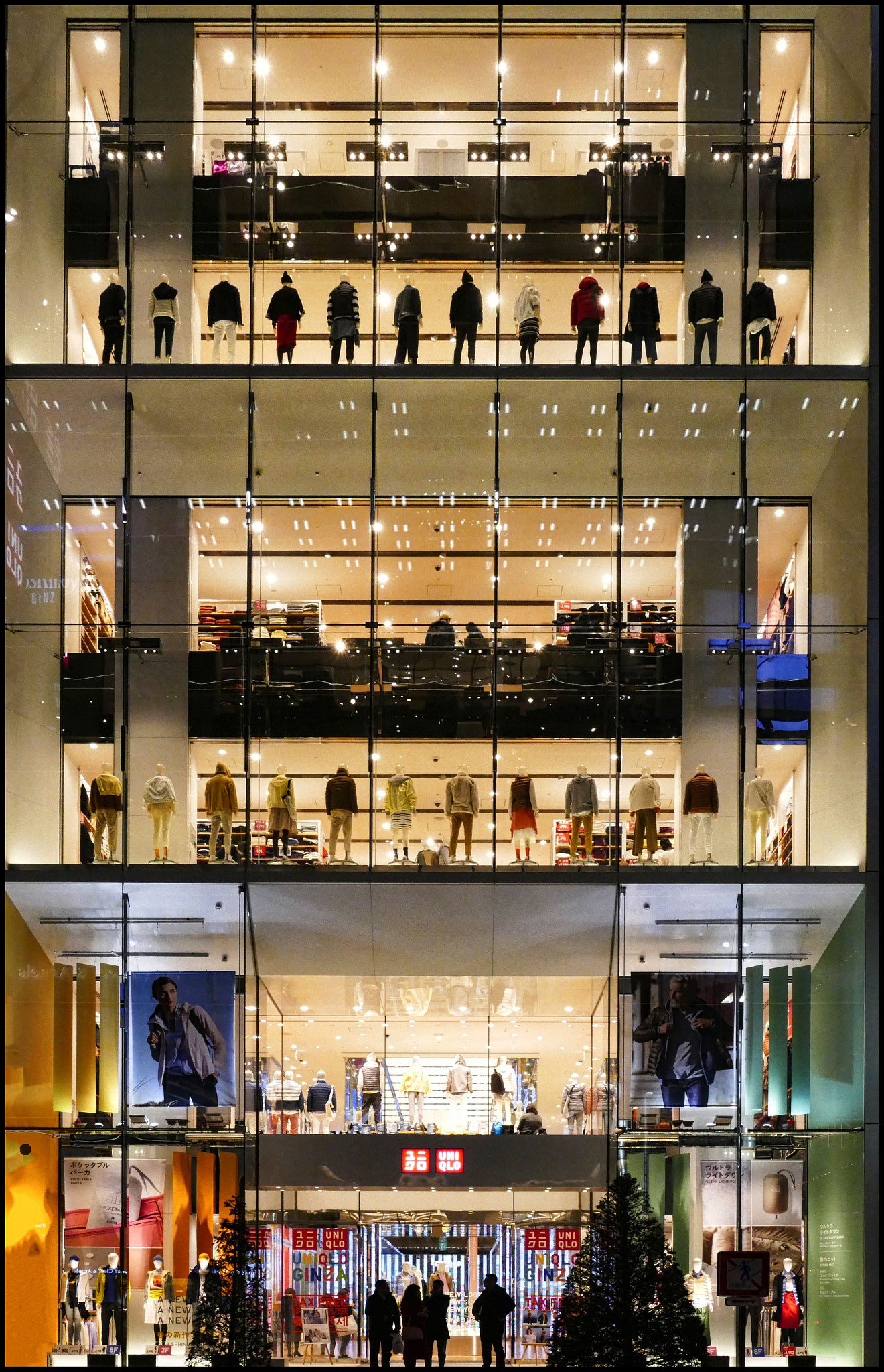 Leica V-Lux (Typ 114) sample photo. Shop window..... photography
