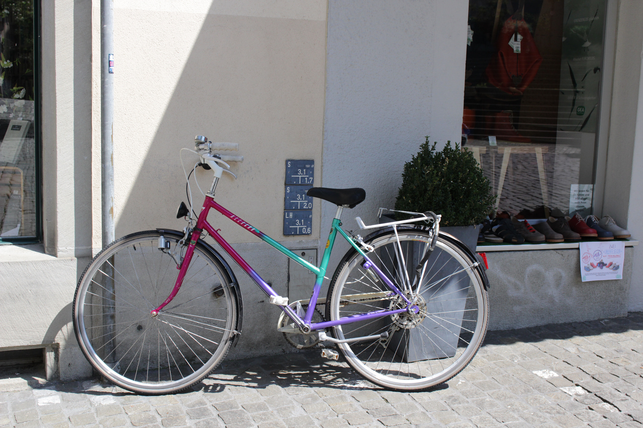 Canon EOS 100D (EOS Rebel SL1 / EOS Kiss X7) sample photo. Bicycle photography