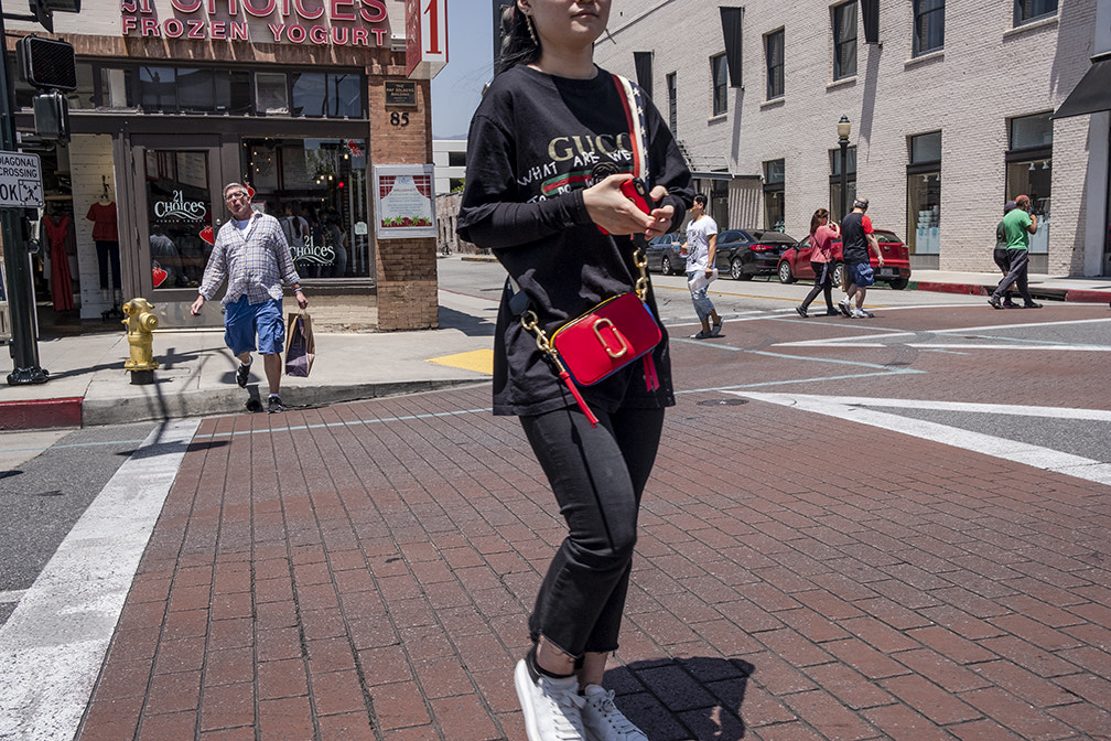 Fujifilm X-E3 sample photo. Red purse photography