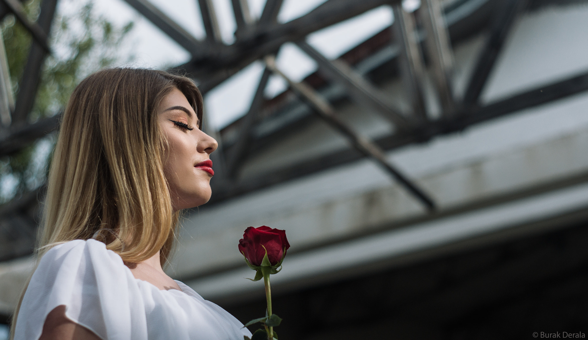 Sony Alpha DSLR-A550 sample photo. The right lipstick photography