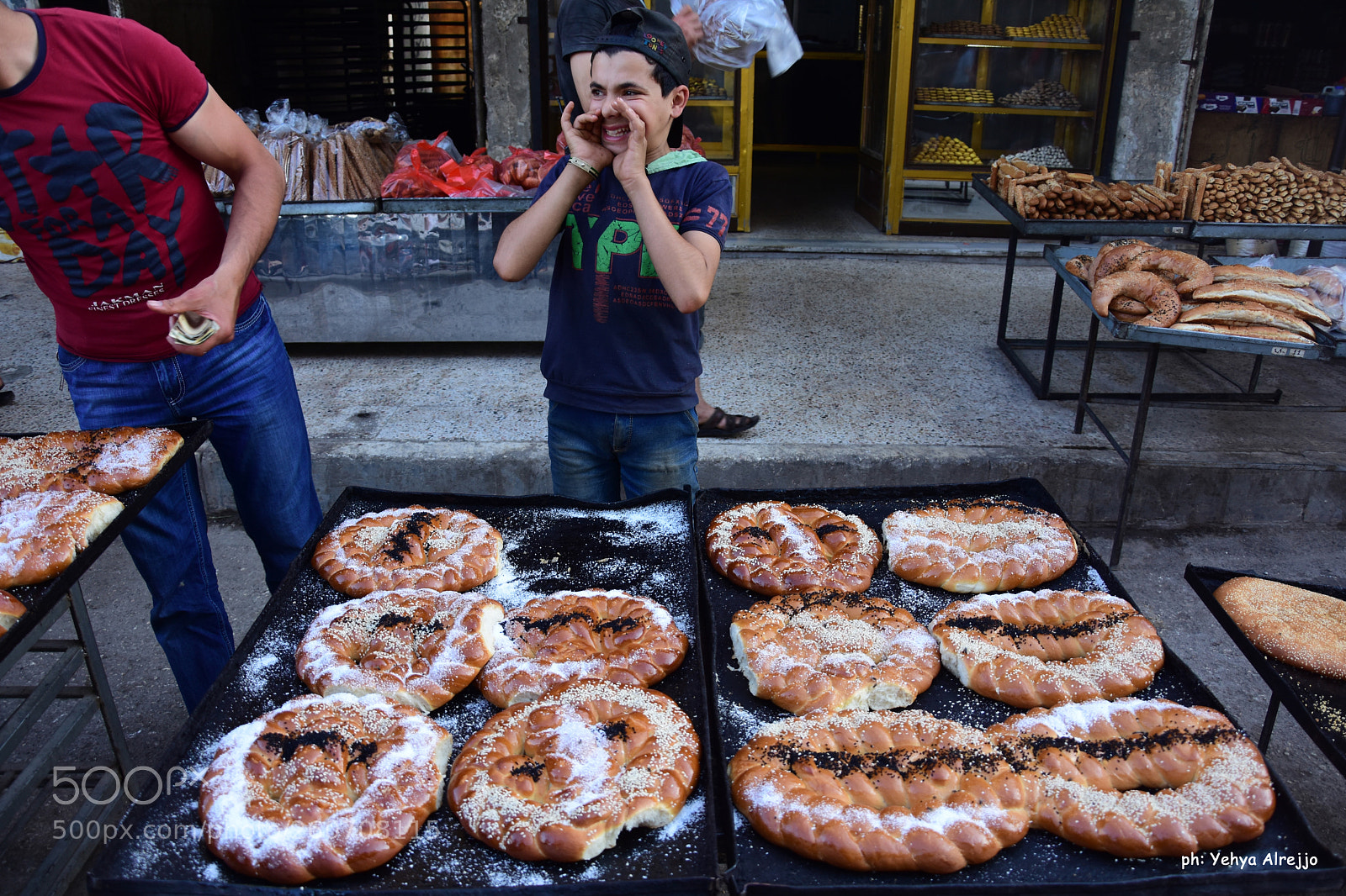 Nikon D7200 sample photo. A boy sells homemade photography