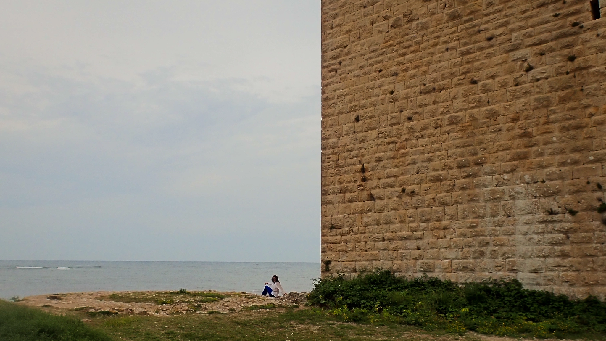 Olympus TG-4 sample photo. The sea and wall photography