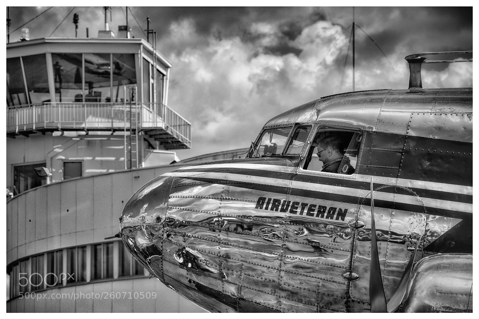 Nikon D5200 sample photo. An old dc-3 aircraft photography