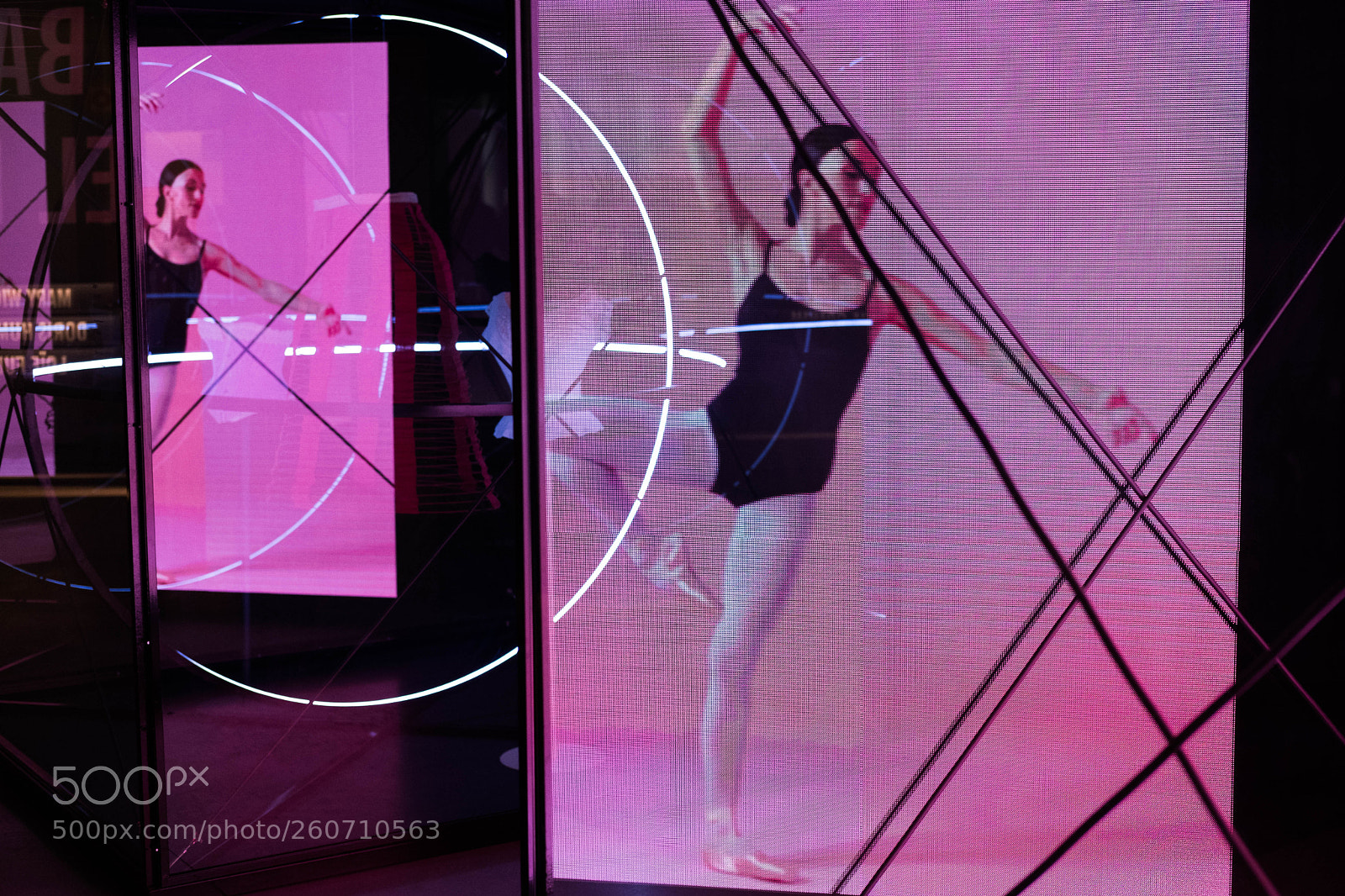 Fujifilm X-Pro2 sample photo. Bailarinas de neón photography