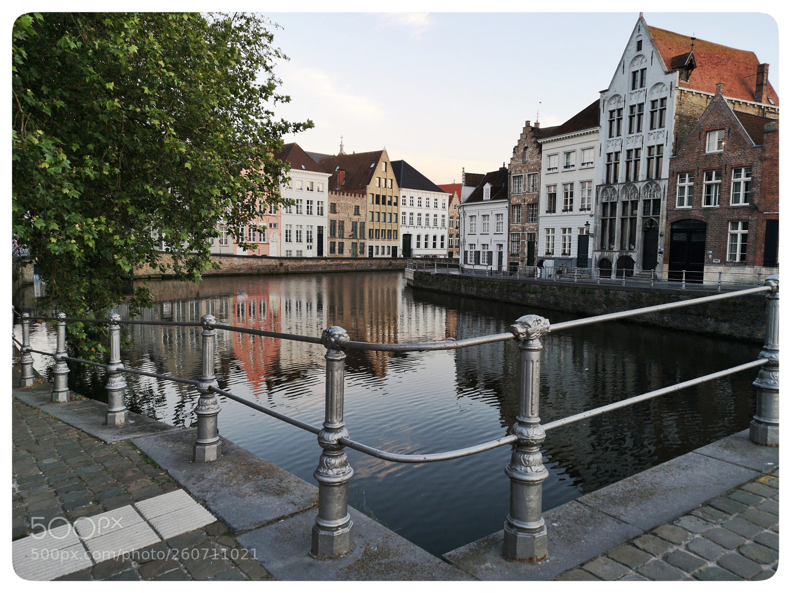 HUAWEI CLT-L29 sample photo. Brugge tonight photography