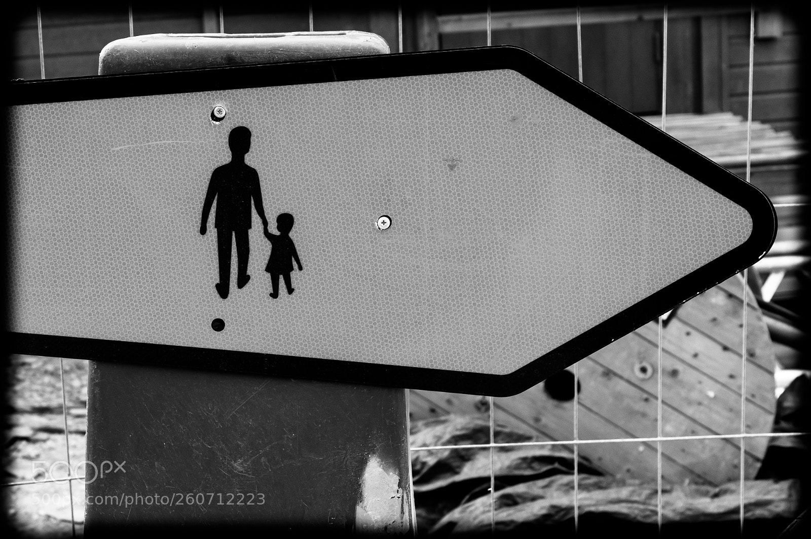 Canon EOS 5D Mark IV sample photo. Walk this way photography