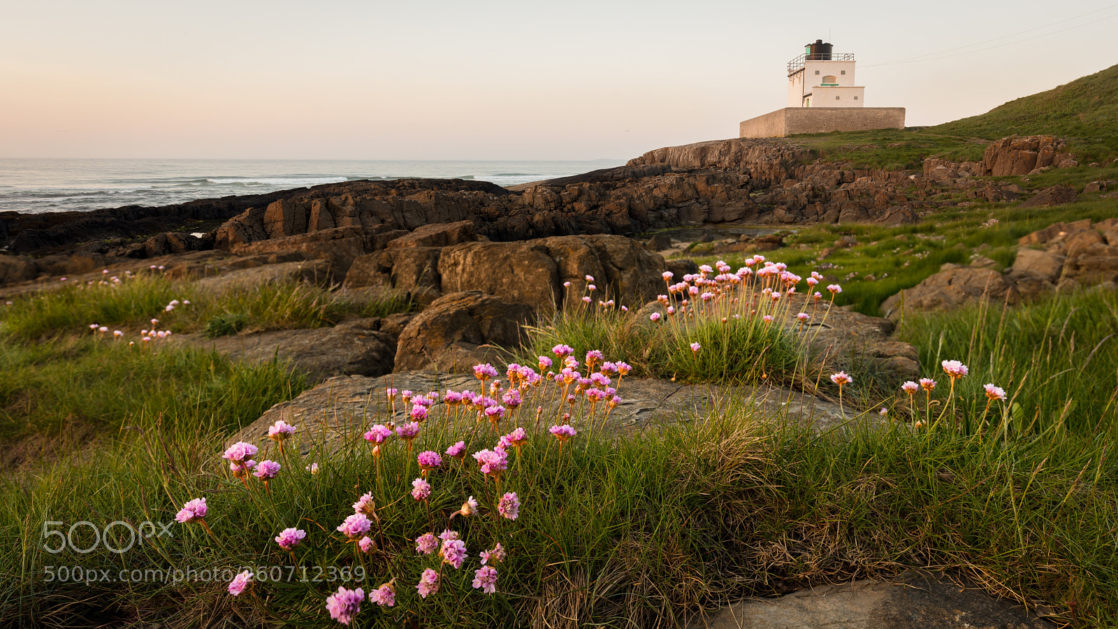 Canon EOS 5DS R sample photo. Bamburgh lighthouse photography