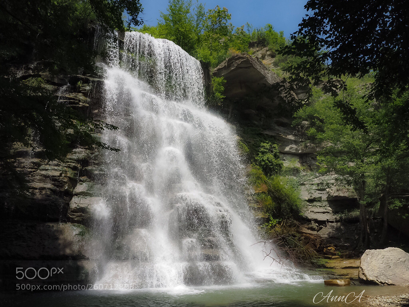 Olympus OM-D E-M10 II sample photo. Alfarello waterfall italy central photography