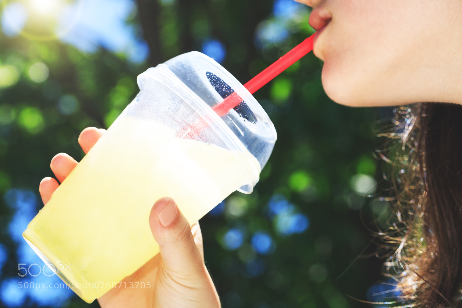 Canon EOS 5D Mark IV sample photo. A cup of lemonade photography