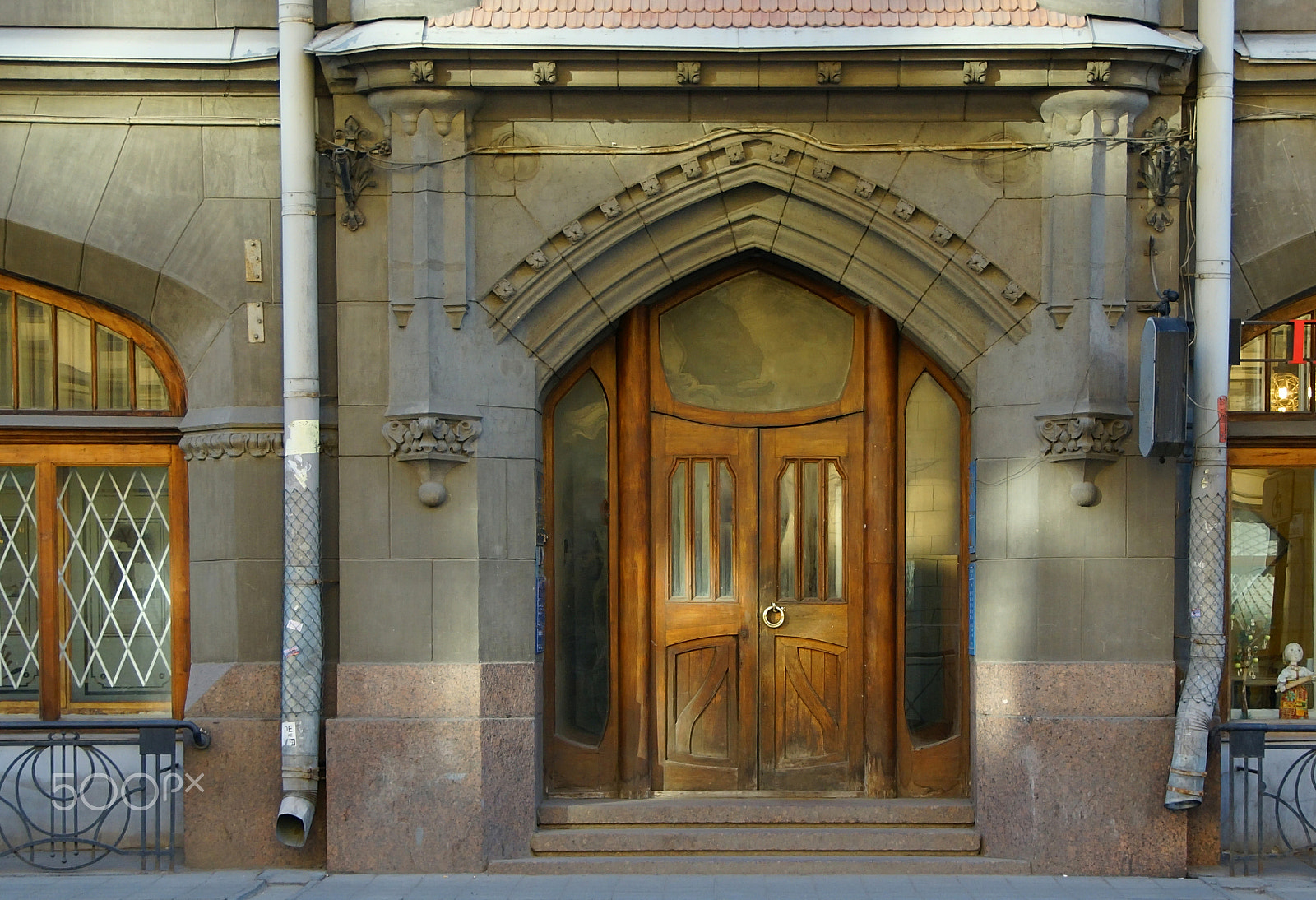 Tamron AF 28-105mm F4-5.6 [IF] sample photo. Fragment of the facade of the apartment house and the entrance to the art nouveau style photography