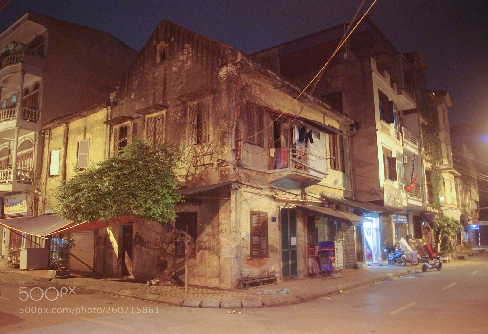 Pentax K200D sample photo. Old house. photography