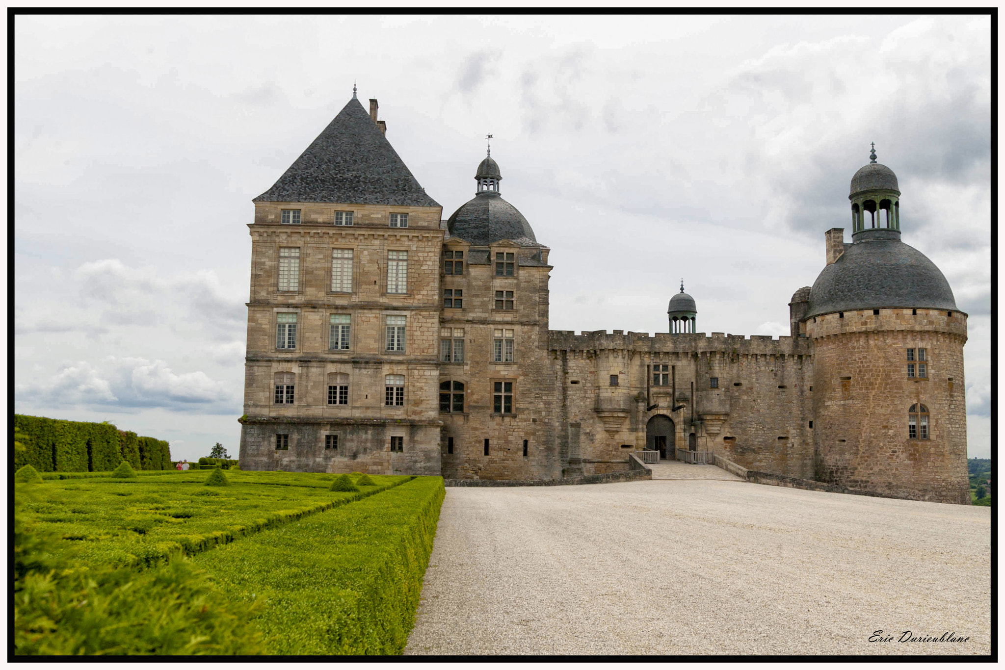 Canon EOS-1D Mark II sample photo. Le château d hautefort photography