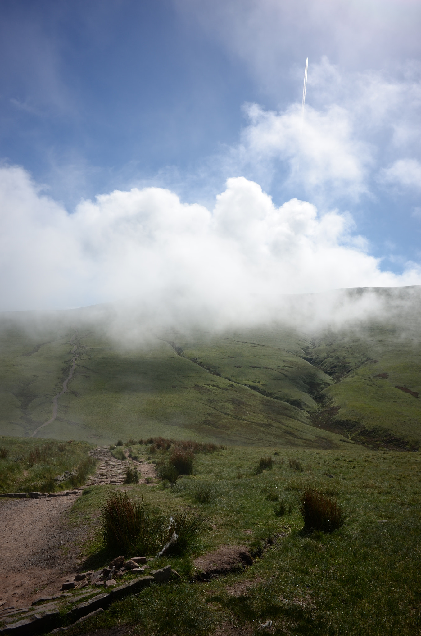 Nikon Coolpix A sample photo. Pen y fan x contrails photography