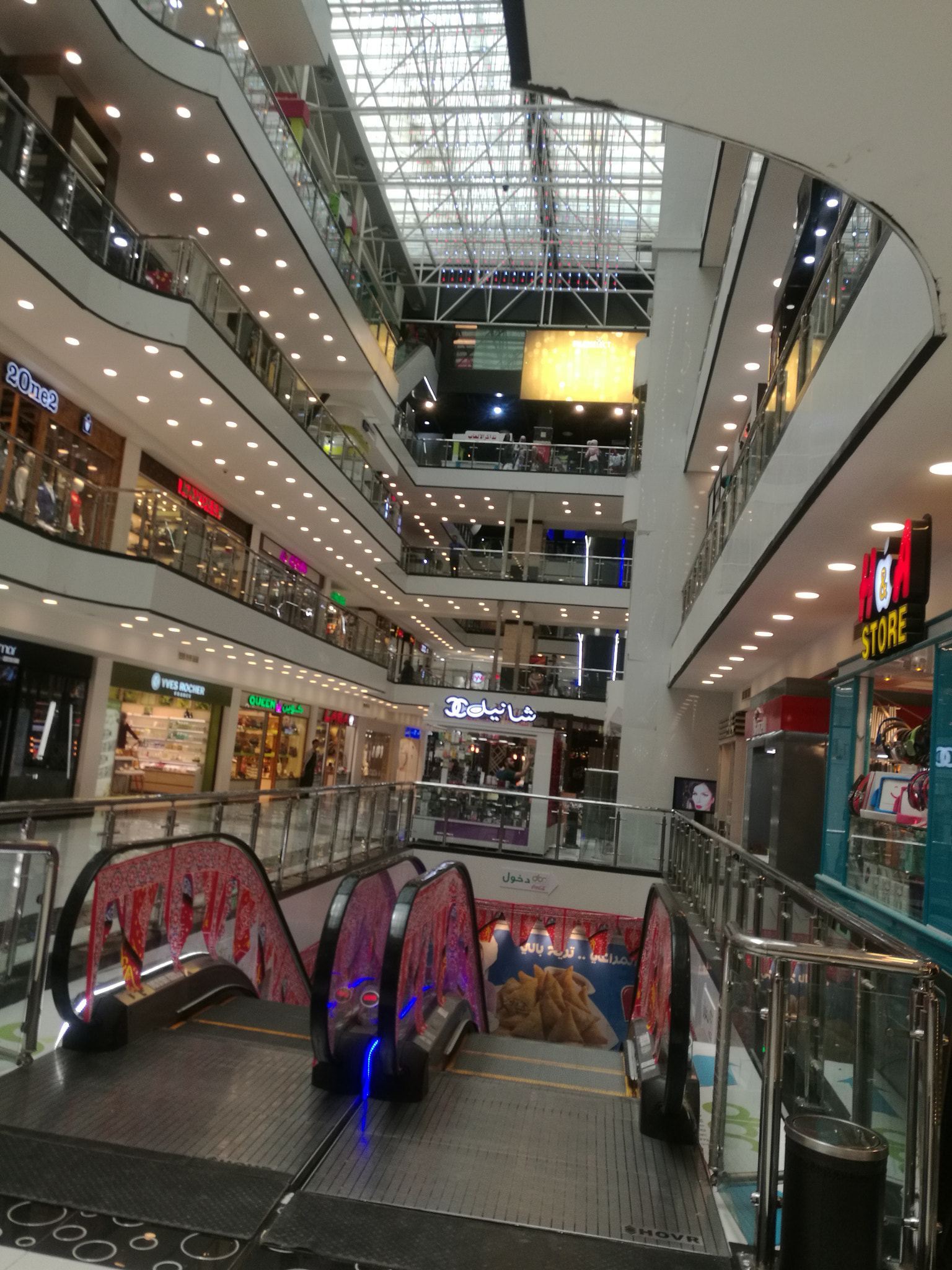 HUAWEI Mate 8 sample photo. Zayoona mall photography