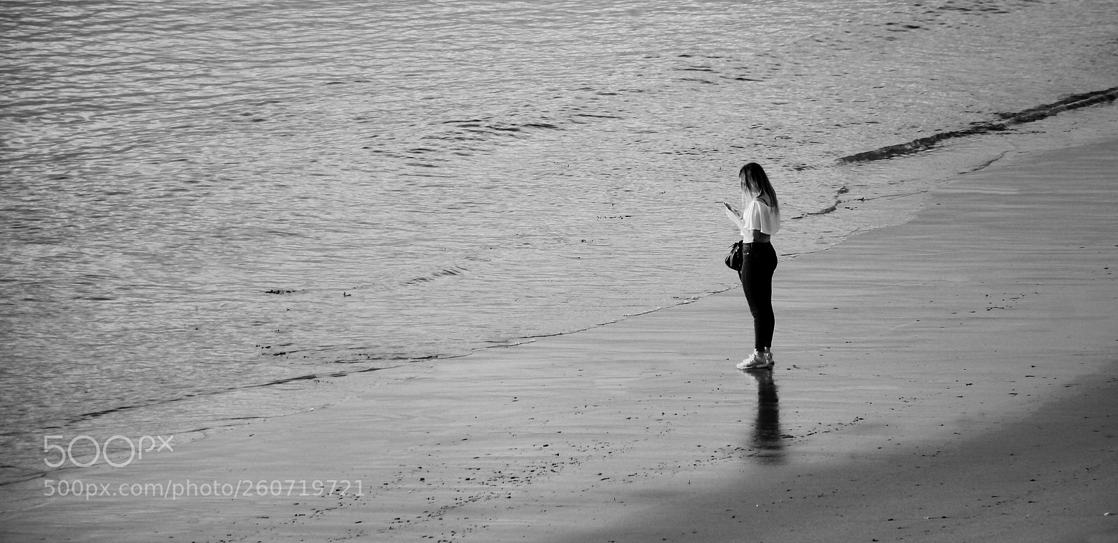 Canon EOS 550D (EOS Rebel T2i / EOS Kiss X4) sample photo. Lonely walk photography