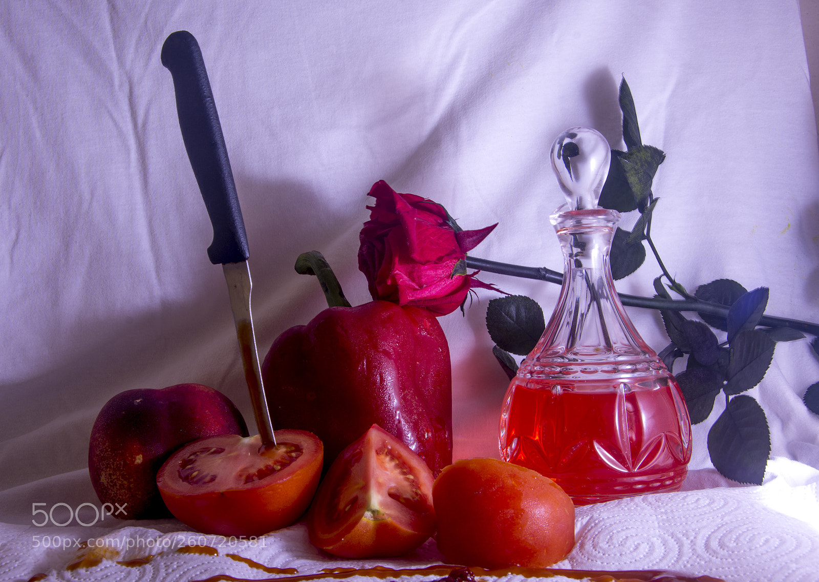 Nikon D7100 sample photo. Rojo sobre fondo blanco photography