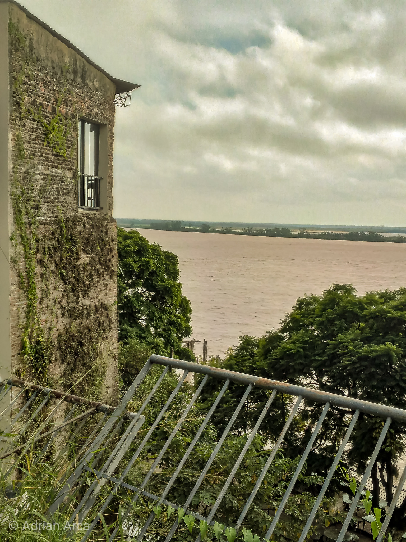 ASUS ZenFone Max (ZC550KL) sample photo. Old structure looking towards the river photography
