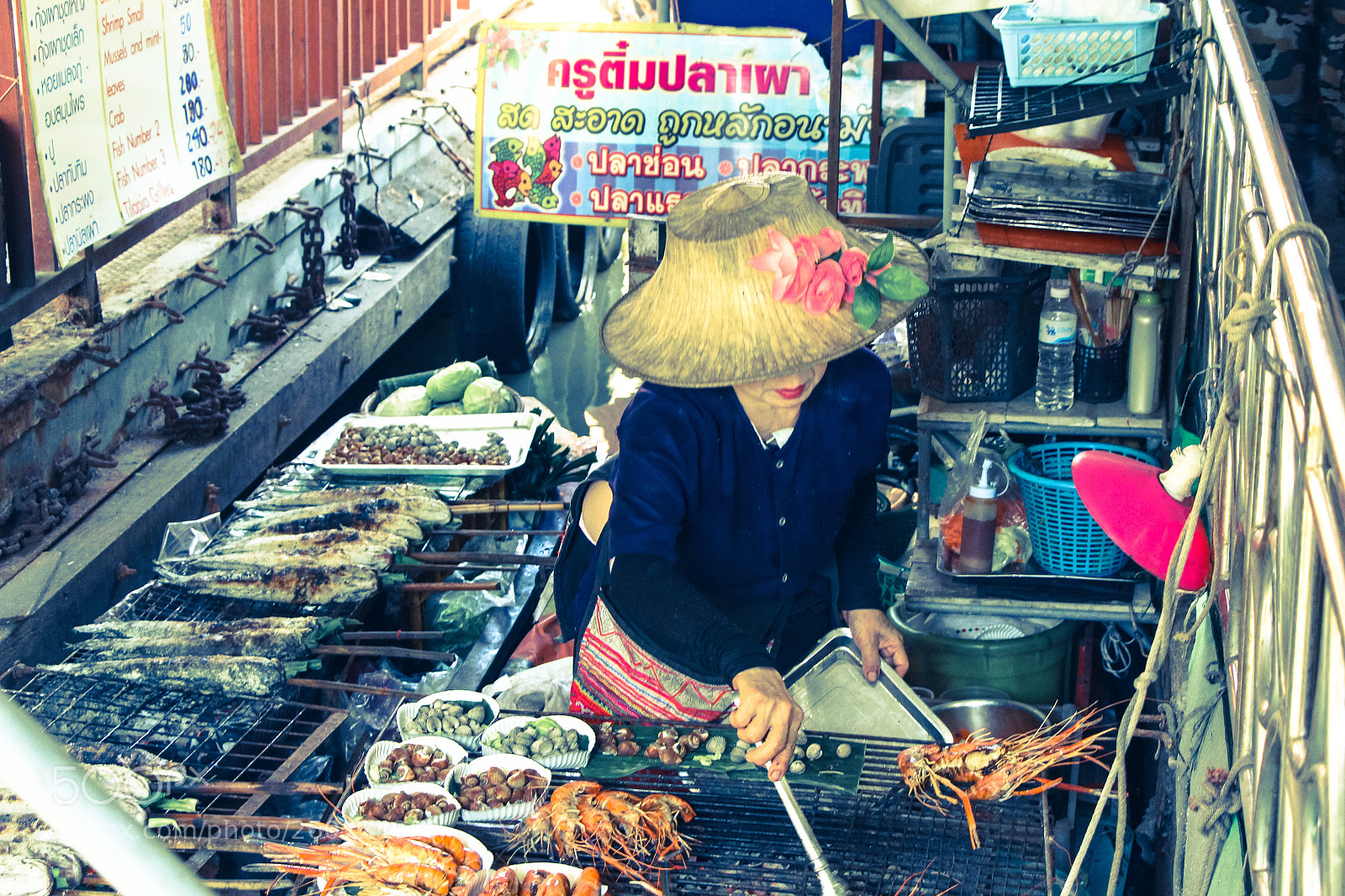 Canon EOS 700D (EOS Rebel T5i / EOS Kiss X7i) sample photo. Floating market & thai food photography