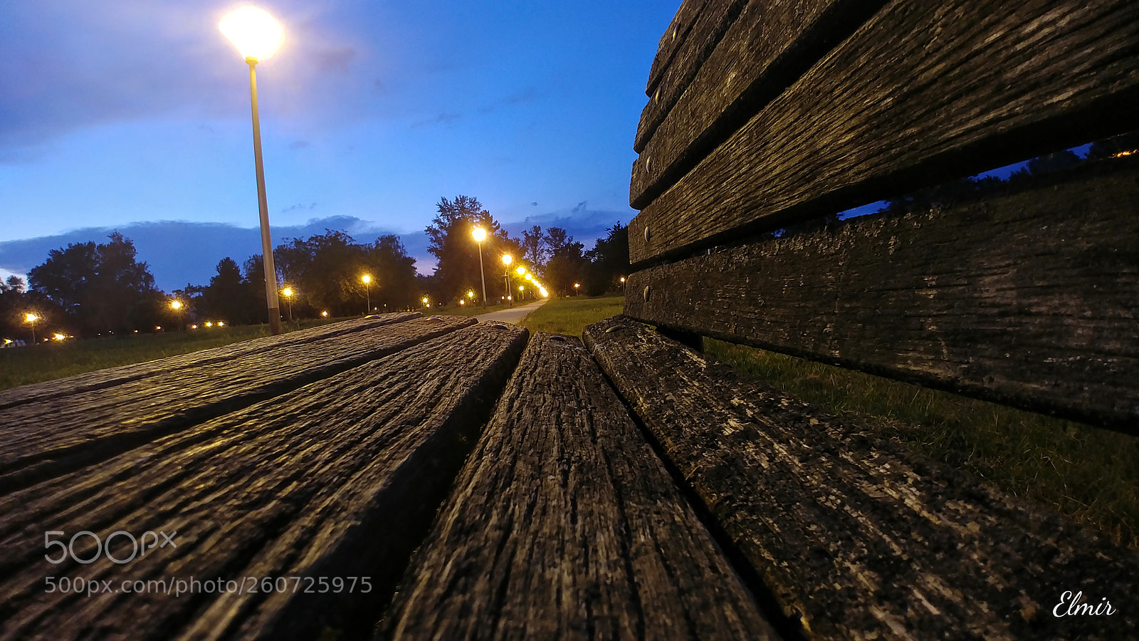 LG G6 sample photo. The bench in the photography