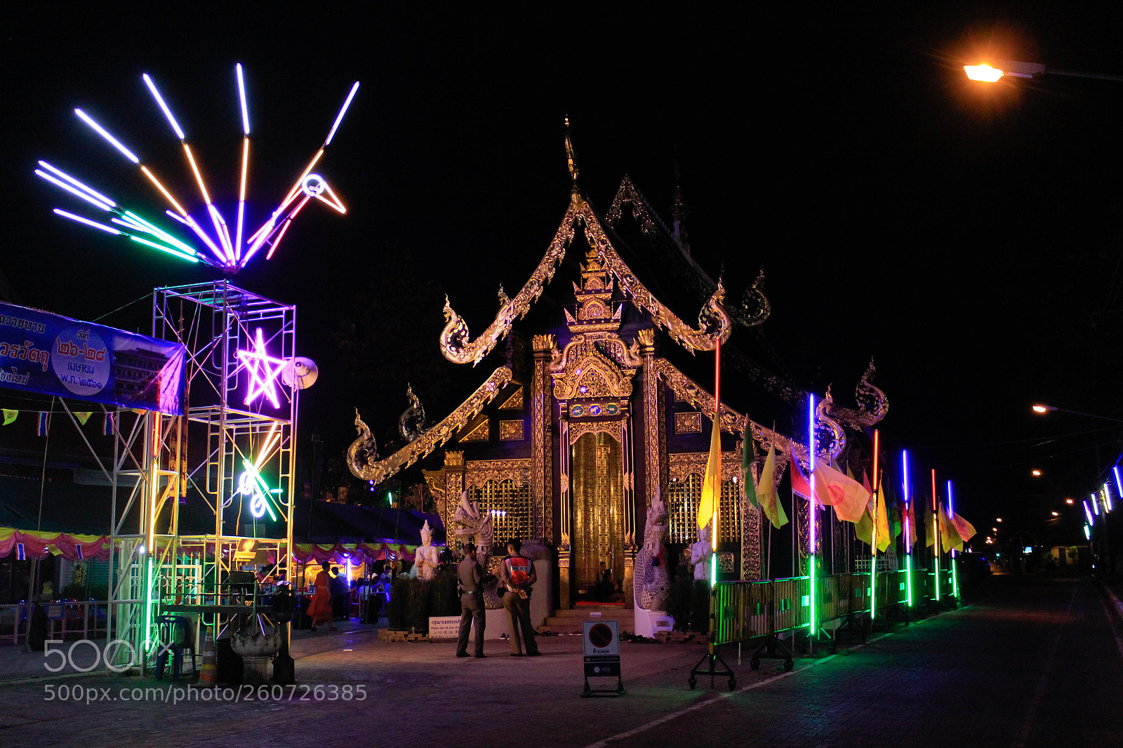 Canon EOS 600D (Rebel EOS T3i / EOS Kiss X5) sample photo. Light temple photography